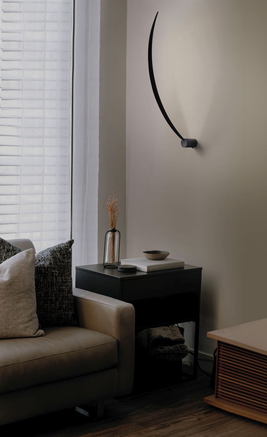 Cattaneo LED-Wandleuchte HERON Schwarz Mitte nach links 810/75 AD-Matt Black