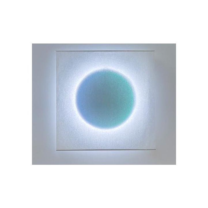 Quadratische MOODMOON Leuchte von Ingo Maurer, gefertigt aus Japanpapier, mit 14 Lichtstimmungen und stufenweisen Farbwechseln, ideal als Wandleuchte. Quadratische MOODMOON Leuchte von Ingo Maurer, gefertigt aus Japanpapier, mit 14 Lichtstimmungen und stufenweisen Farbwechseln, ideal als Wandleuchte.